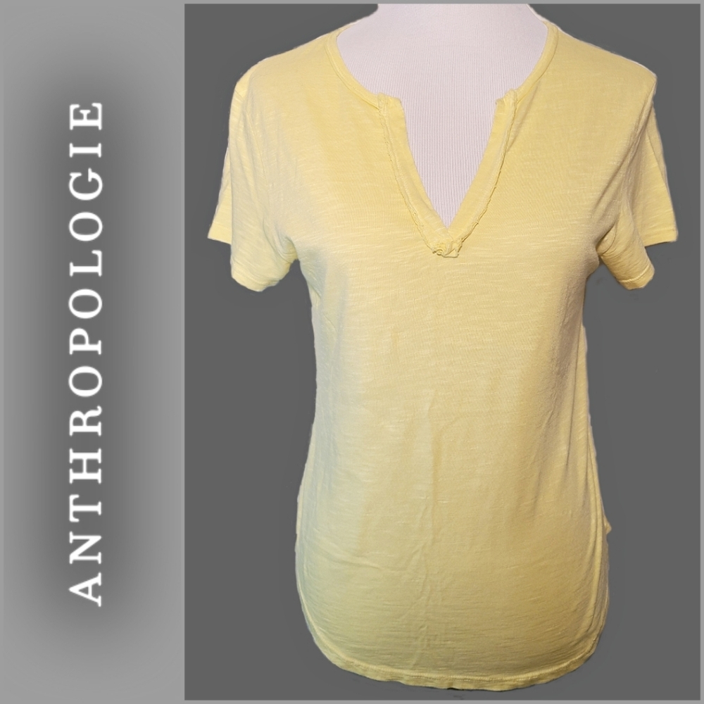 NWOT 🌼 Anthropologie T.La V-neck Top